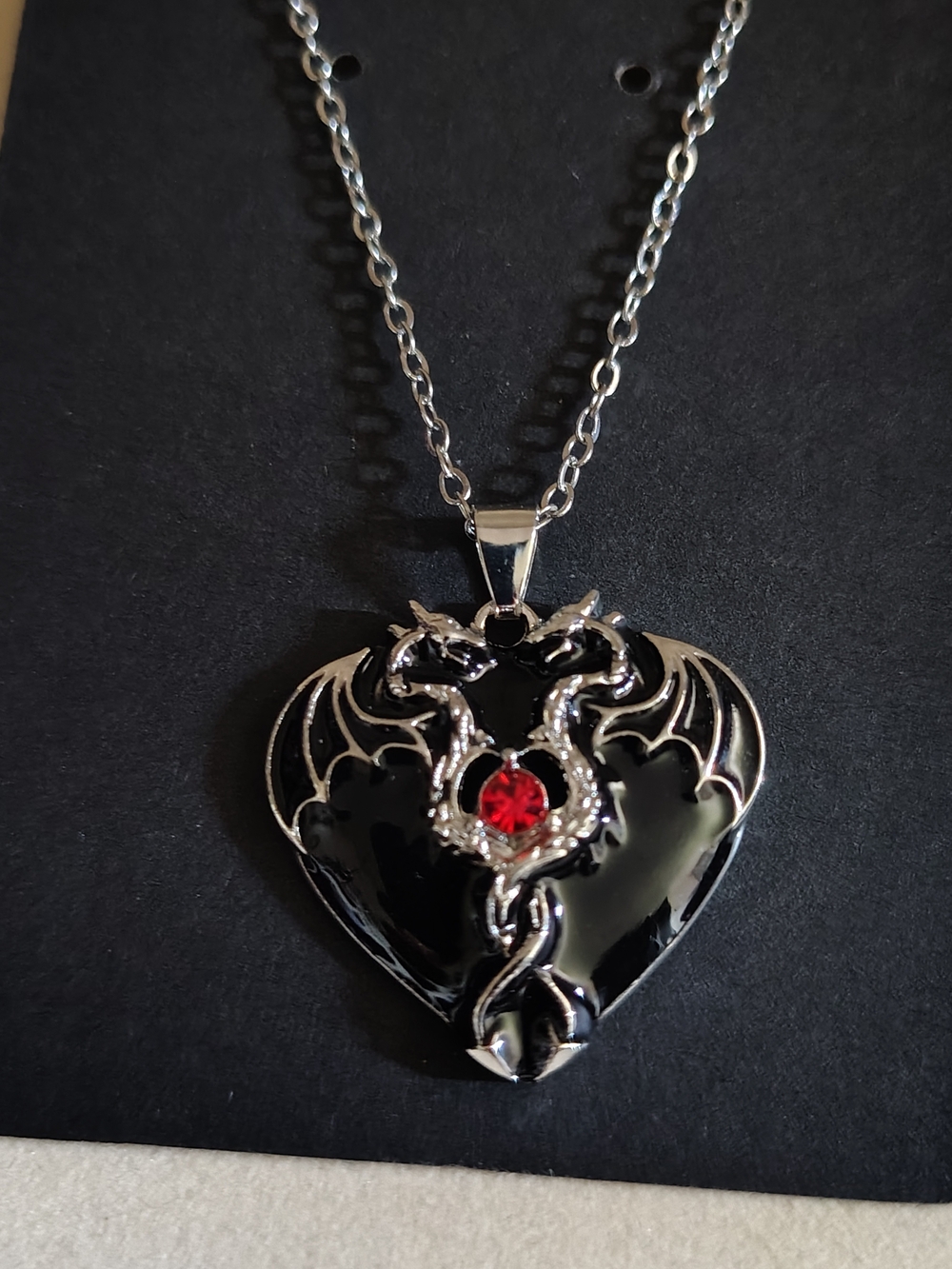 🐲📿✨ NEW ✨ Silver Gothic Double Dragon Black Heart Crystal Necklace 🐲📿